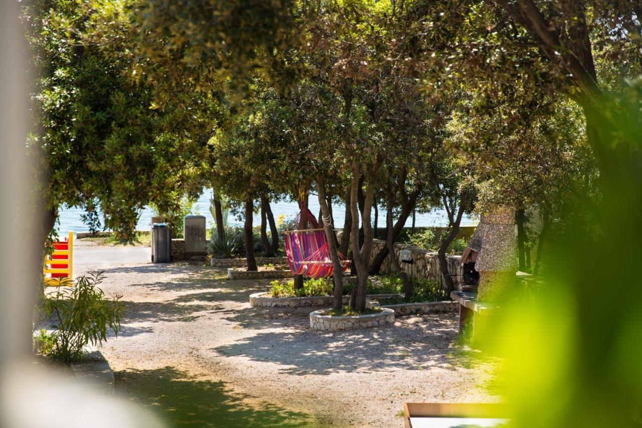 Apartments By The Sea Mandre, Pag - 6284 コラン エクステリア 写真
