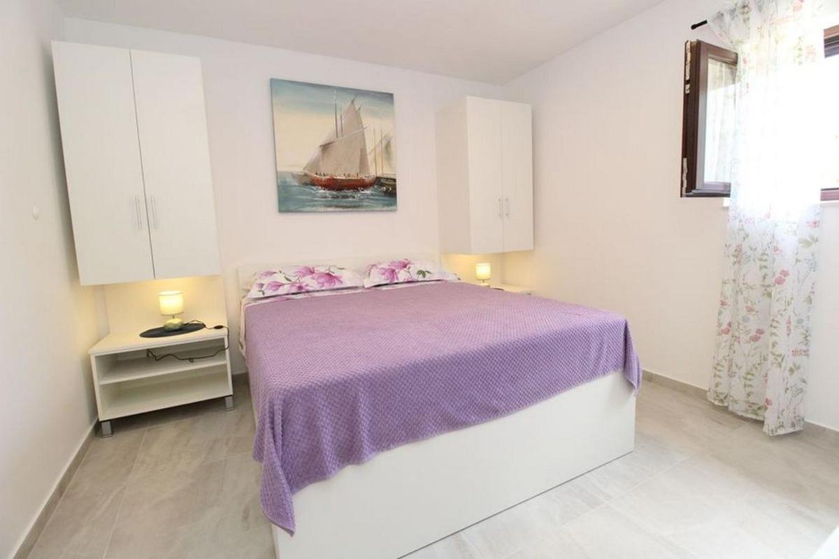 Apartments By The Sea Mandre, Pag - 6284 コラン エクステリア 写真