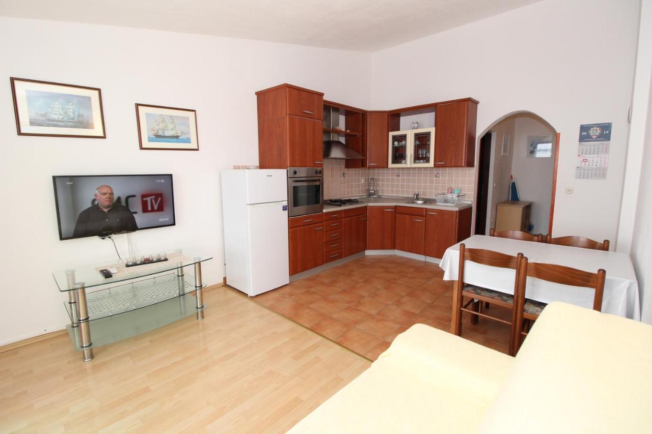 Apartments By The Sea Mandre, Pag - 6284 コラン エクステリア 写真